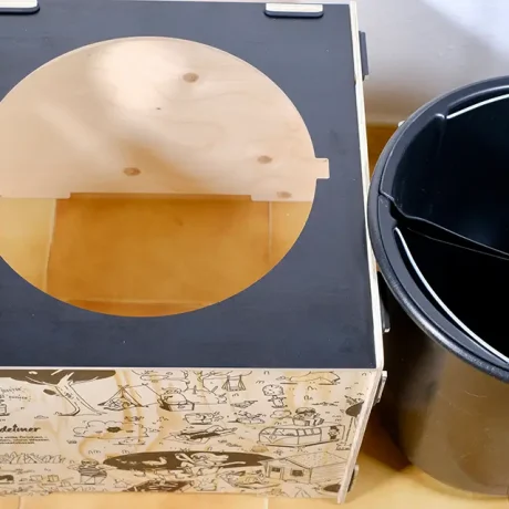 Goldeimer Cube Aufbau der Trenntoilette