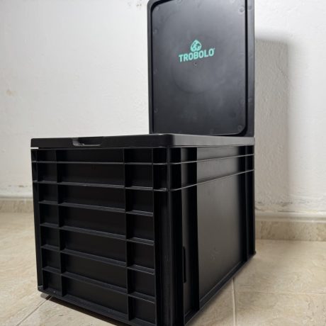 TROBOLO BilaBox Frontansicht mit offenem Deckel